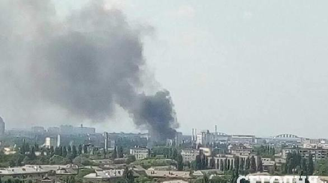 Киевлян напугал огромный столб черного дыма