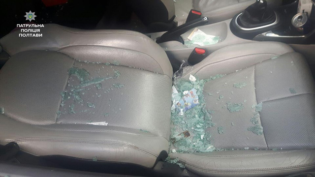 В Полтаве мать в 33-градусную жару оставила ребенка в закрытом салоне автомобиля