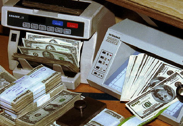 На Львівщині засудили керівницю банку, яка привласнила 2,7 мільйони