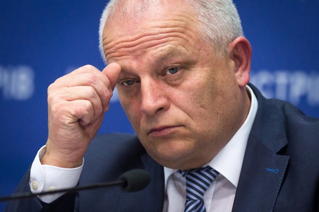 Первого вице-премьера Кубиву пора гнать поганой метлой — Лещенко