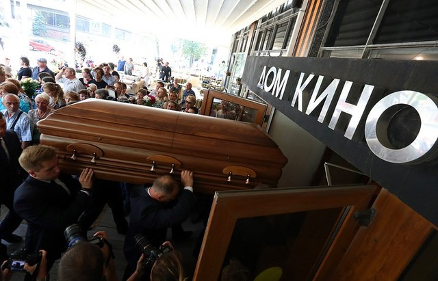 В Москве попрощались с актрисой Верой Глаголевой: фото и видео церемонии