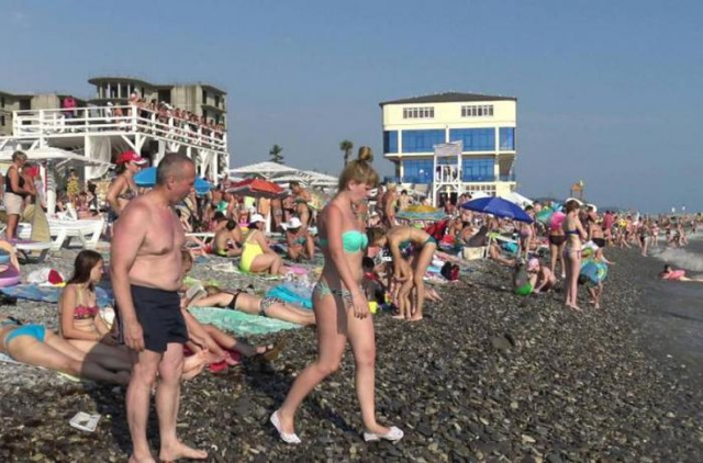 Стыдно за земляков: украинские подростки дали жару на курорте