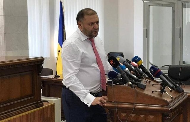 Добкин признался, что катается на арестованных авто