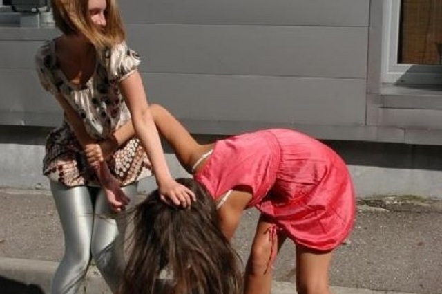 В Чернигове снова жестоко избили школьницу