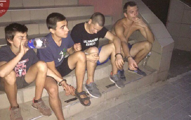 В Киеве юные хулиганы избили и ограбили прохожих
