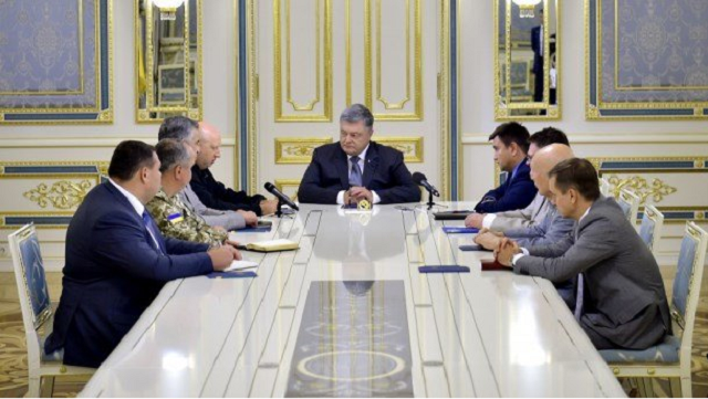 Порошенко принял решение по скандалу с ракетами КНДР