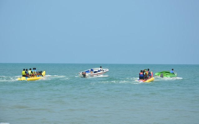У Херсонській області рятувальники відмовилися допомогти 14-річній дівчинці, яка зламала ключицю під час катання на "банані"
