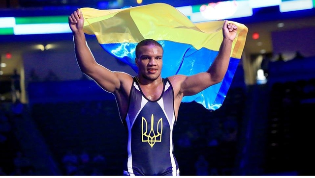 Украинец Жан Беленюк стал лучшим борцом в мире