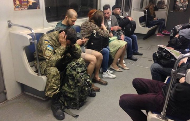 В столичной подземке дежурная по станции нахамила бойцу АТО
