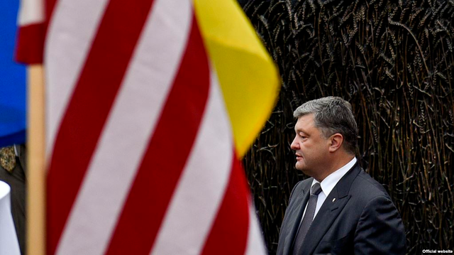 Экс-глава СБУ передал США убийственный компромат на Порошенко: он связан с Путиным