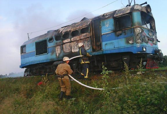 Под Винницей на ходу загорелся поезд, машинист спас 25 человек