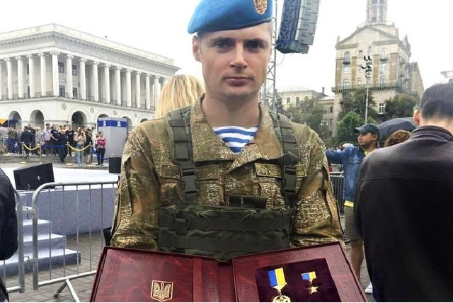 Военный, родных которого ранило взрывом на Грушевского, рассказал о нападении