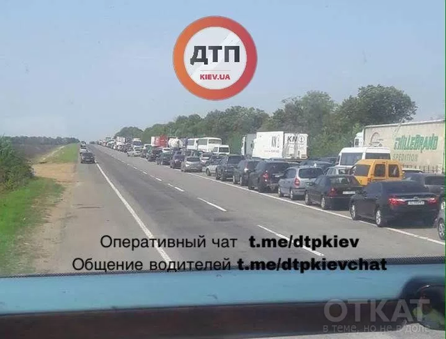Масштабная пробка на трассе Одесса — Киев