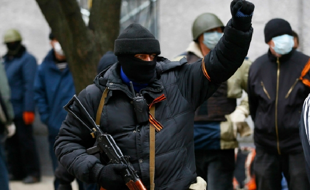 Блогер озвучил зарплаты российских наемников в Донбассе