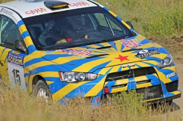 Экс-депутат Одесского горсовета разбился на ралли на машине с советской символикой