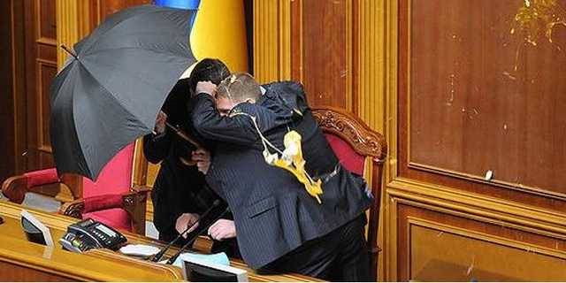 Какой клоунады ждать под осенним куполом Рады