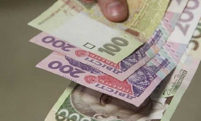 Госстат заверяет, что украинцы за год стали зарабатывать больше