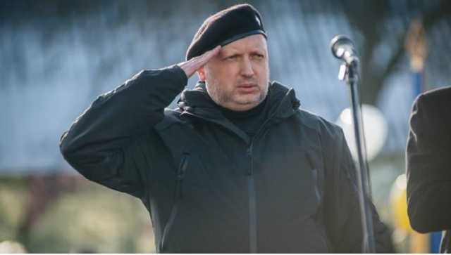 Чтобы враг услышал и от испуга умер, – Турчинов учил гвардейцев кричать "Героям слава!"