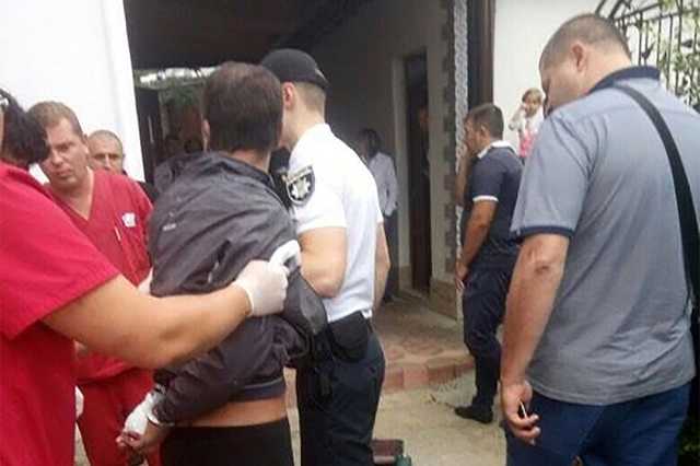 В Одессе полицейский открыл стрельбу в парикмахерской