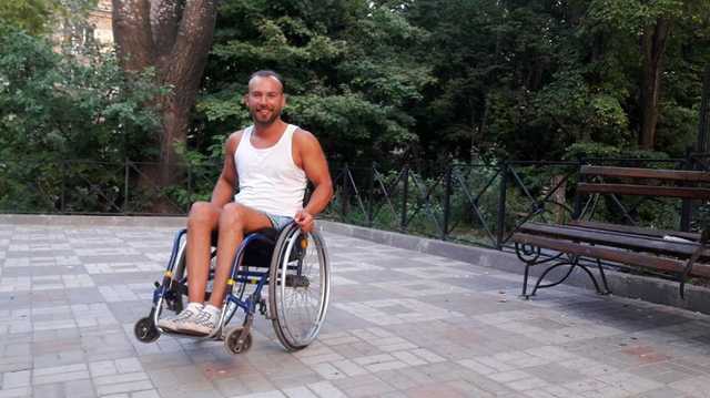 Неймовірна подорож: хлопець на візку подолав майже три тисячі кілометрів автостопом