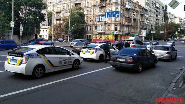 Поліція затримала кавказця на “Лексусі” в центрі Києва
