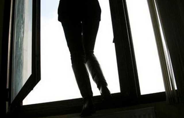 В Дніпрі лише за добу три молоді дівчини вкоротили собі віку