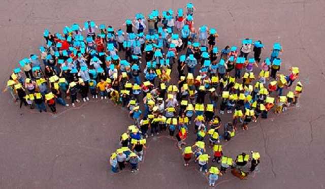 Вже по три дитини: демограф дала сумний прогноз на майбутнє України