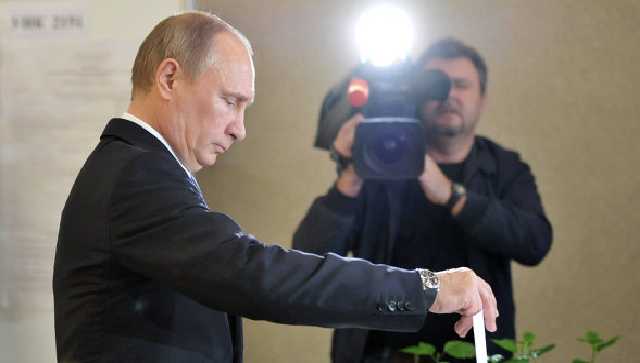 Путин может пойти в президенты от "Единой России", - СМИ