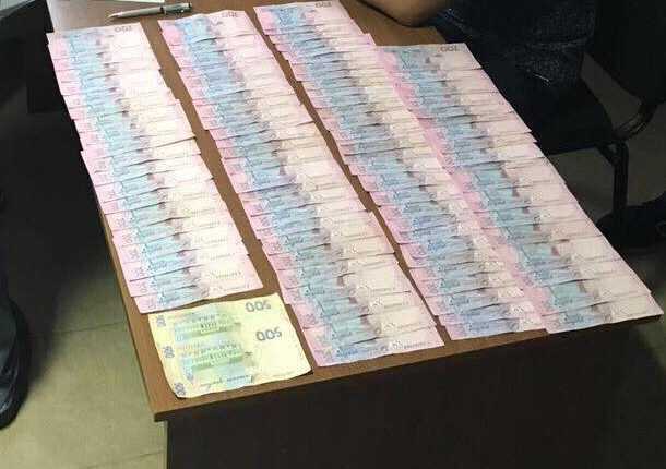 В Киеве задержали депутата, вымогавшего 30 тысяч у предпринимателя