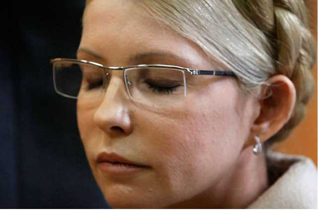 Тимошенко в первый день Рады засекли с алкоголем