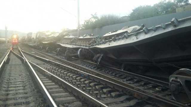 В России перевернулся военный эшелон с бронетехникой