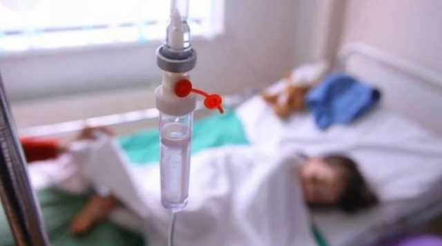 Даже не моют руки: супермаркет с ужасной антисанитарией массово отравил людей