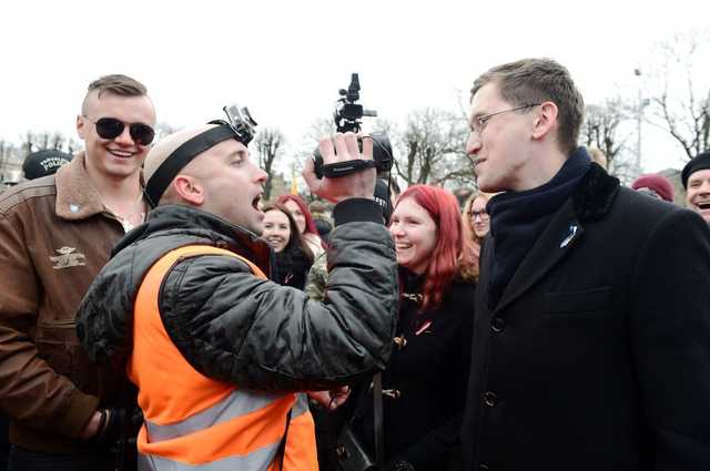 Пропагандист Филлипс больше не будет делать репортажи из Донбасса