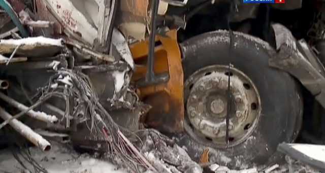 Жуткая авария в России: самосвал раздавил насмерть 8 человек