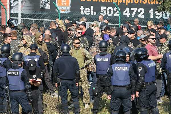 Среди задержанных возле "Краковца" титушек судимые, студенты и несовершеннолетние, - Нацполиция