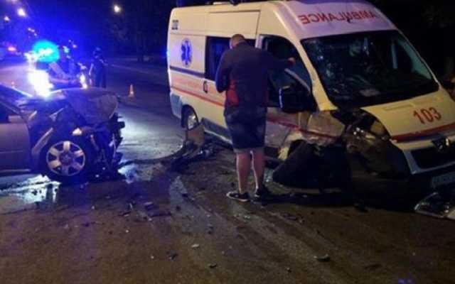 ДТП за участю "швидкої" сколихнула нічний Харків