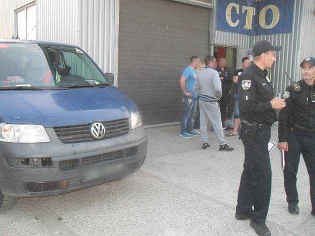 В Киеве битами избили сотрудников СТО из-за отказа в быстром обслуживании