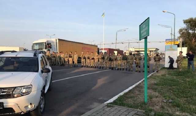 Аваков угрожает журналистам сопровождавшим Саакашвили