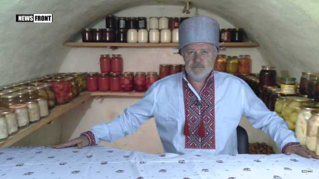 Как депутат Луганского горсовета скатился до работы клоуном в Крыму