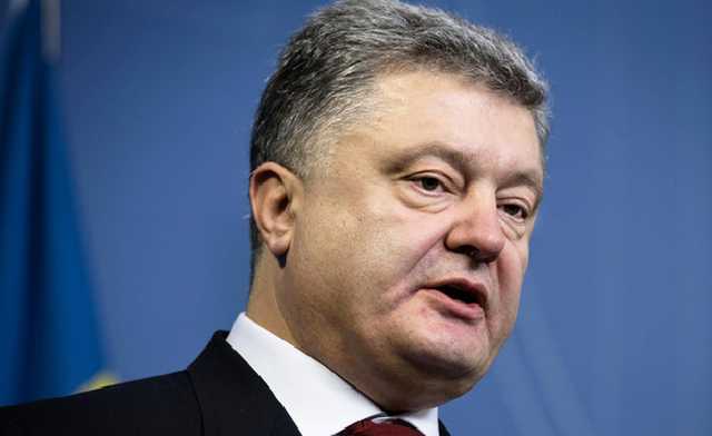 Порошенко хотят уберечь от оскорбительных выкриков на стадионах