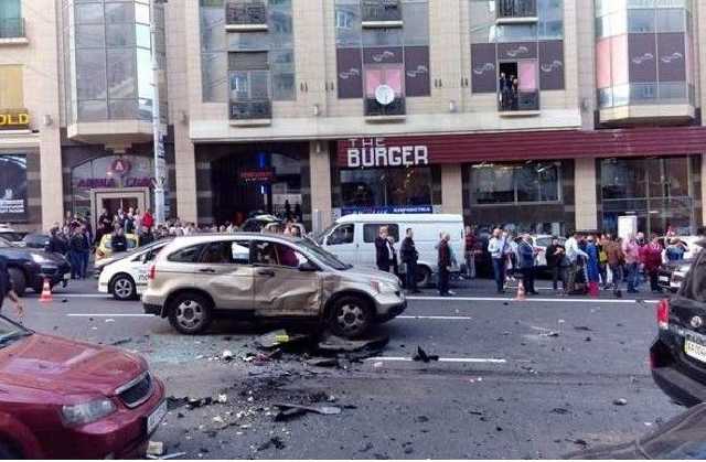 Правоохоронці мають відео з чоловіком, який підірвав авто Махаурі