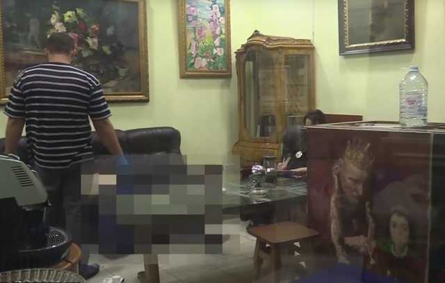 В одной из столичных галерей застрелился мужчина