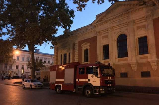 Одесу потрясли нічні вибухи, люди налякані