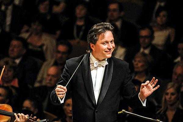 Дирижер Андрей Юркевич: «Украинским певцам надо много работать над иностранными языками»