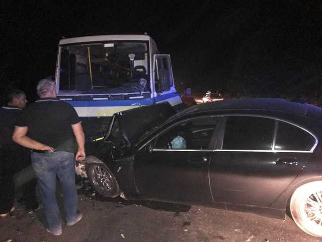 В Одесской области BMW протаранил маршрутку с пассажирами