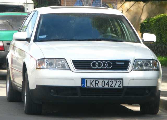 Поляки масово оформляють водійські права у Хмельницькому, – блогер