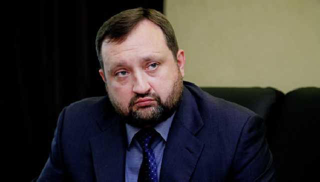 Арбузов предсказал доллар по 35 гривен