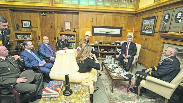 "Наши деньги украдут ваши власти". Другая сторона визита Порошенко в США