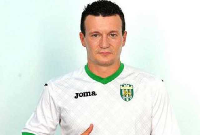 Фанати футбольного клубу «Карпати» жорстко покарали гравця