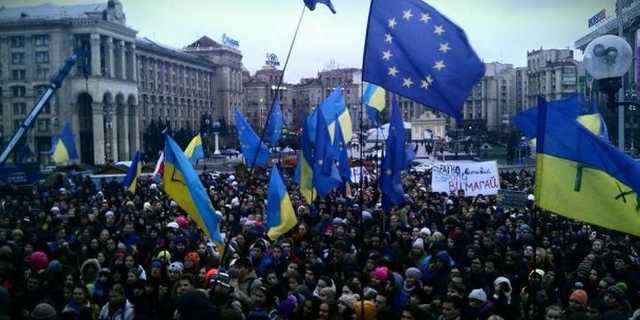 Украинцы вручили Гройсману и Ко “черную метку”